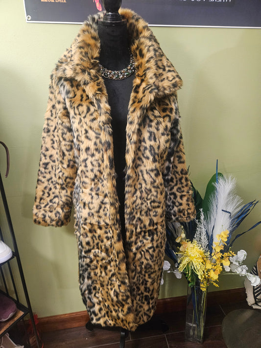 Umren Boutique Faux Fur Animal Coat Size Medium / Large