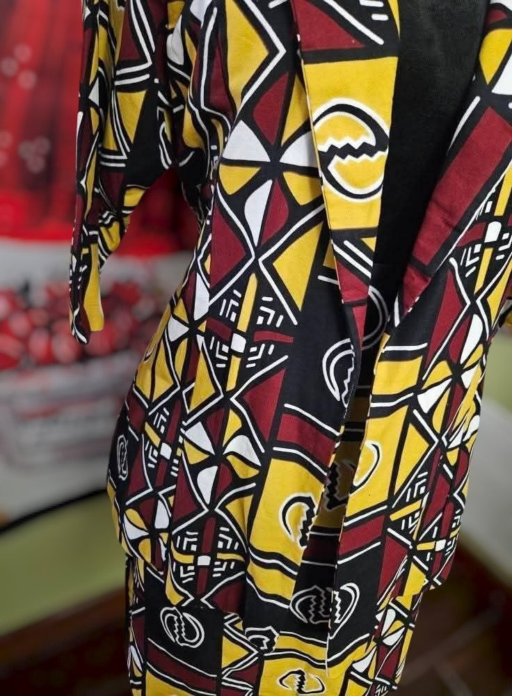 African Custom Skirt Suit 
Best Size up to L/ Slim XL