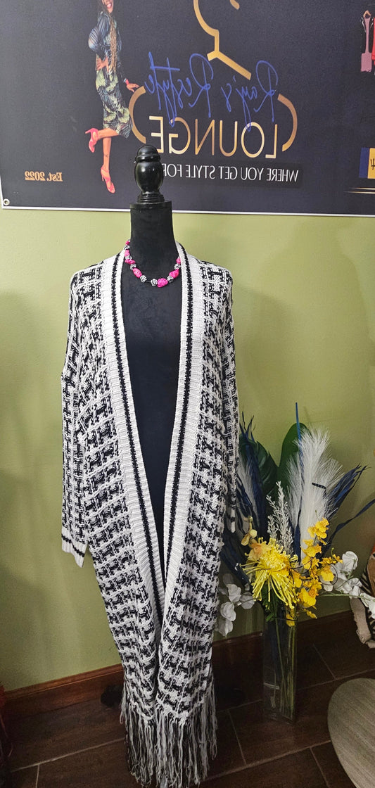 Black and White Crochet Duster Size 1X