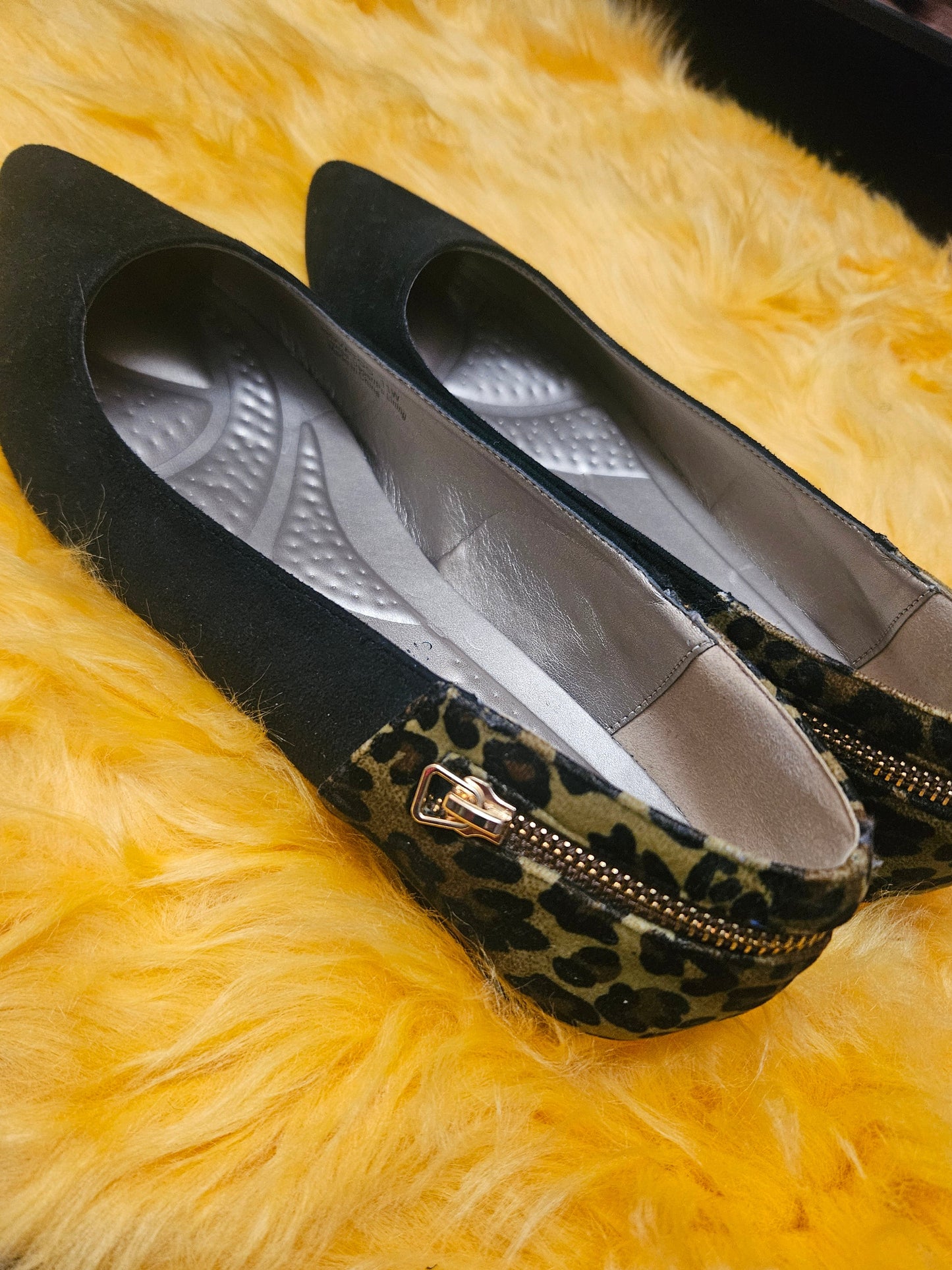 NWOT Bellini's Suede Shoes Size 11