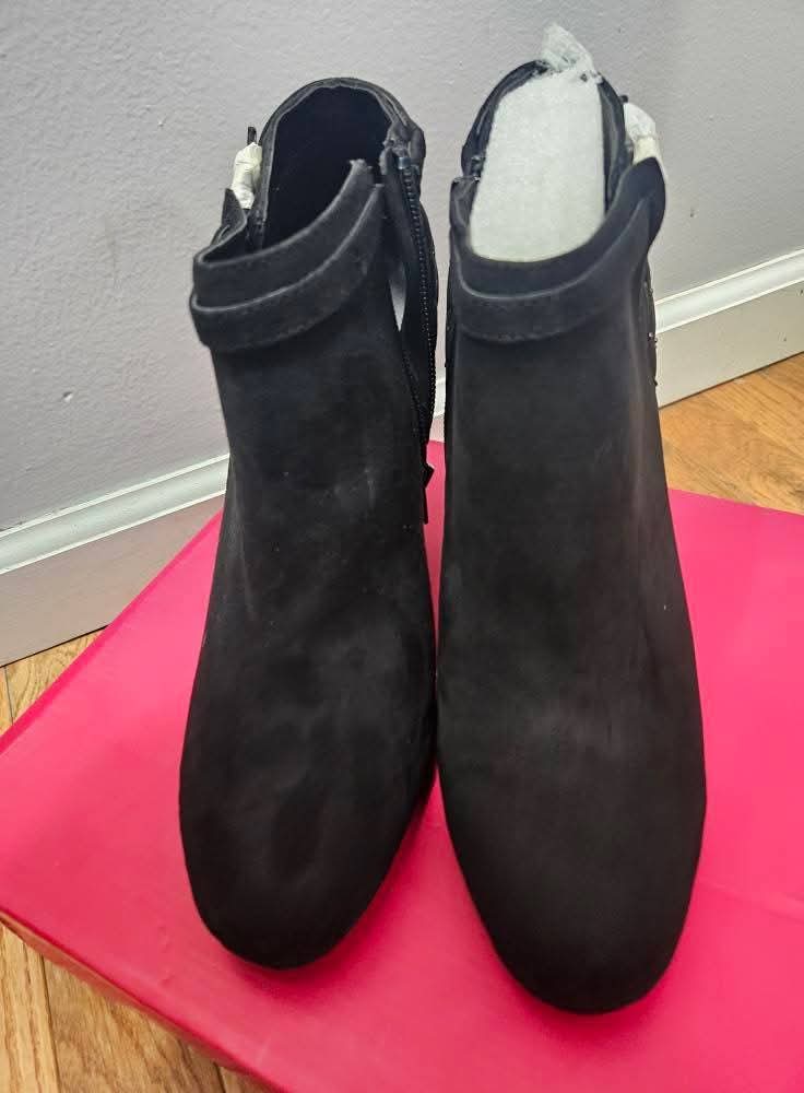 NWT Kelly & Katie Black Booties Size 10