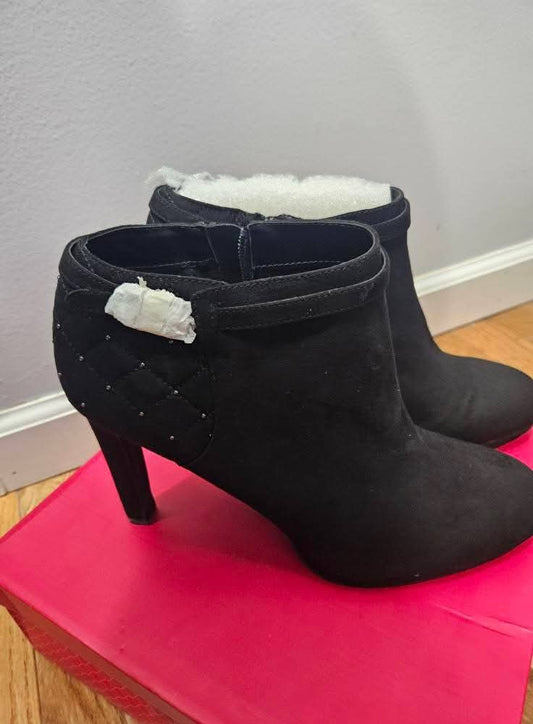 NWT Kelly & Katie Black Booties Size 10